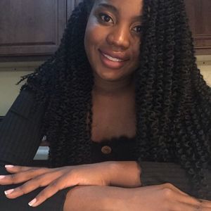 Meet your Posher, Angela